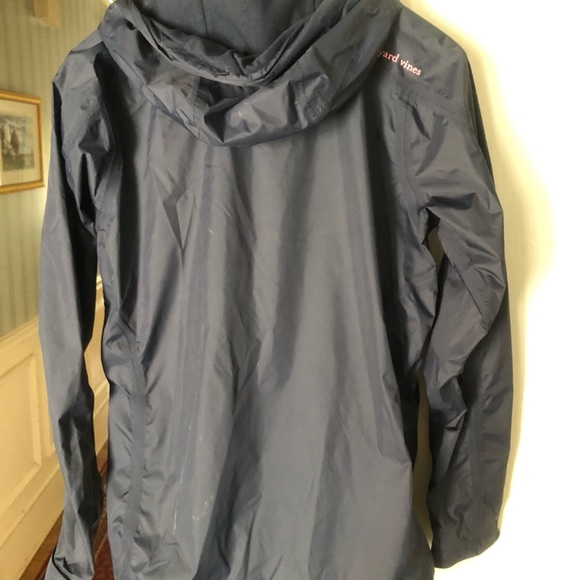 Classy Vineyard Vine stow and go jacket - Picture 7 of 7